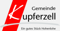 Logo der Gemeinde Kupferzell in Rot und dem Schriftzug &quot;Ein gutes Stück Hohenlohe&quot;